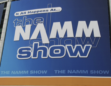 pic_namm_sign